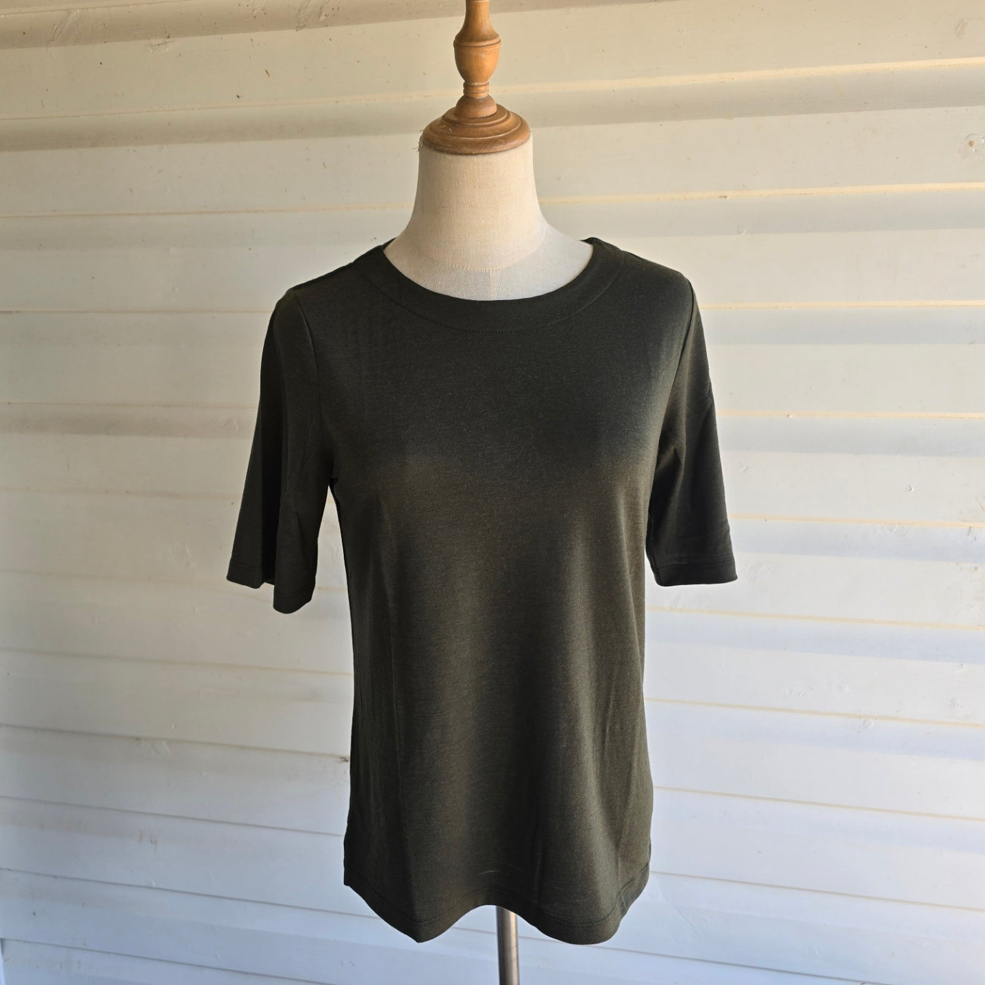 elbow length merino tee in plantation